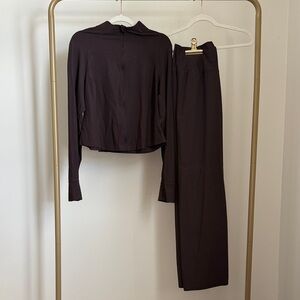 AVIA - Soft sculpt track suit